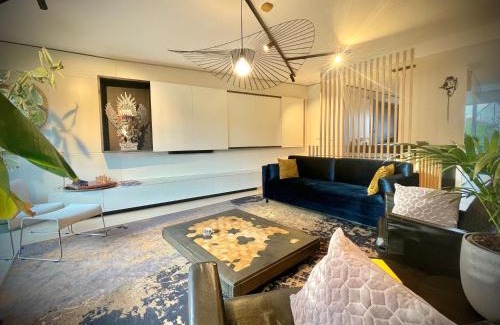 Sint-Amandsberg Apartment | Desk Till Dawn