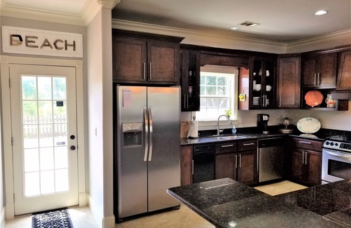Crystal Beach House | DESTIN FL-Buy 3 nights get 1 free in 2025 -Walk to beach/community pool/pets ok