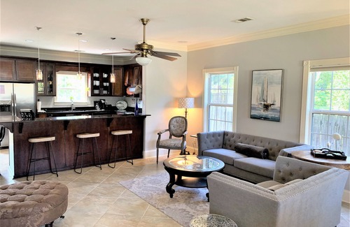Crystal Beach House | DESTIN FL-Buy 3 nights get 1 free in 2025 -Walk to beach/community pool/pets ok