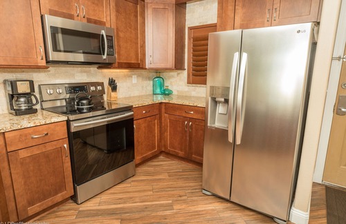 Holiday Isle Condo | Destin on the Gulf 704 |Gulf View Condo w/Pool + Free Beach Service