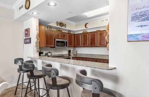 Fort Walton Beach Cottage | Destin West - Osprey PH02 ~ Rooftop Terrace w/Private Hot Tub & Grill