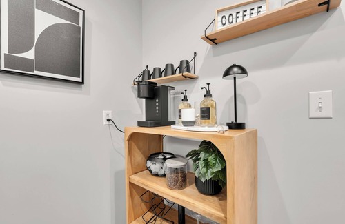 Near Northeast Apartment | Destination: DC - Luxury Condo 2 blocks from Union Market