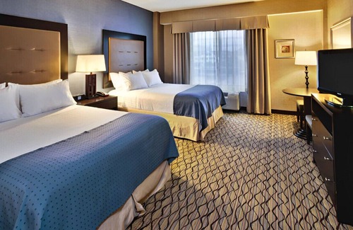 Romulus House | Destination for a Relaxing Family Getaway!