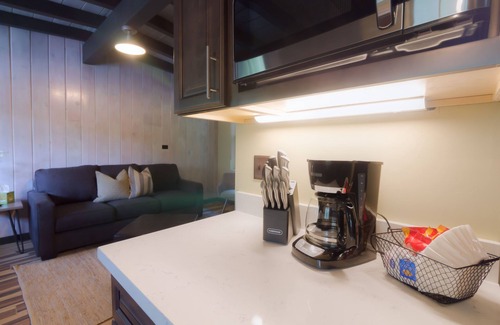 Sedona Apartment | Destination Oak Creek 5 1 Bedroom Apts by RedAwning