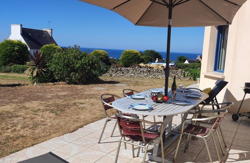 Plozevet House | Detached 3-bedroom house - sleeps 6 with panoramic ocean views.