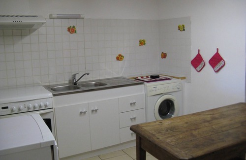 Sarrey Cottage | Detached 3-star house in a village with shops