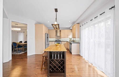 Richmond Hill House | Detached 4 bedrooms house with hot tub