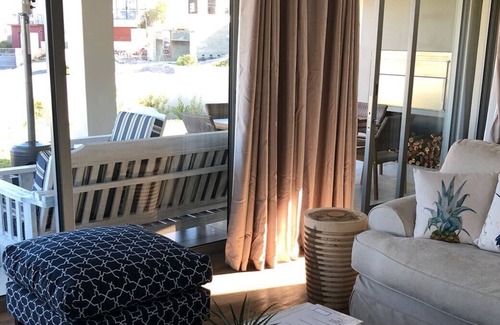 Hermanus Villa | Detached all-new villa on the coast.