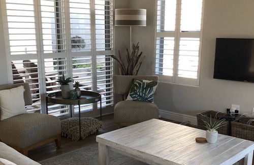Hermanus Villa | Detached all-new villa on the coast.