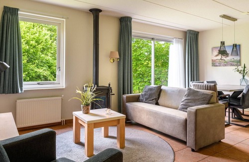 Hoogersmilde Cottage | Detached bungalow for 5 persons