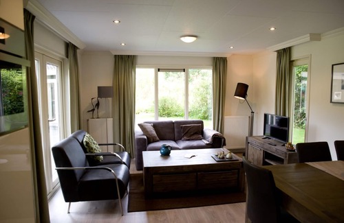 Municipality of Utrechtse Heuvelrug House | Detached chalet for five people, completely furnished.