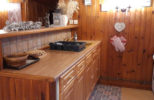 Broc House | Detached chalet Ping-pong, pétanque, barbecue, pergola.