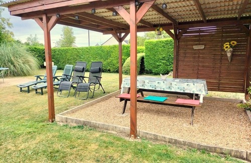 Broc House | Detached chalet Ping-pong, pétanque, barbecue, pergola.