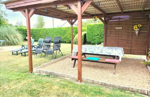 Broc House | Detached chalet Ping-pong, pétanque, barbecue, pergola.