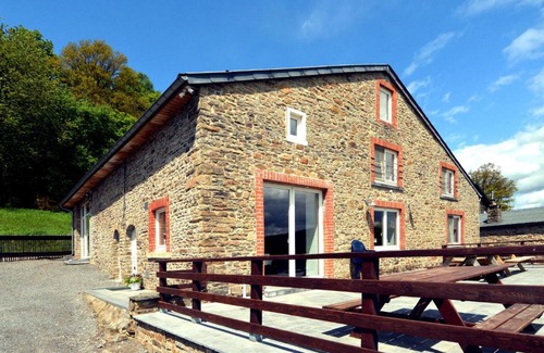 Trou de Bra House | Detached characteristic holiday farmhouse with spacious terrace in the Ardennes