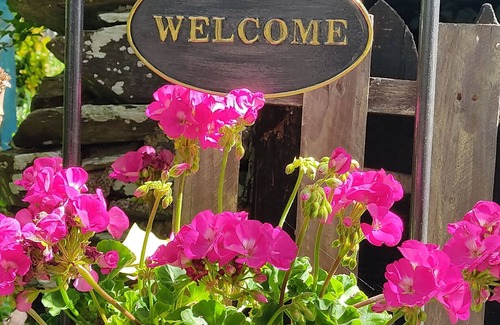 Val d’Erdre-Auxence Cottage | Detached country house with private fishing pond