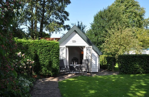 Schoorl Cottage | detached cottage with private terrace, 250 meters from center of Schoorl