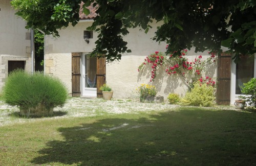 Saint-Victor Cottage | Detached country house with pond in the heart of Perigord Vert