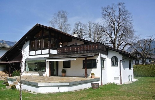 Sonnenbichl House | Detached cottage in a fantastic location in Garmisch-Partenkichen