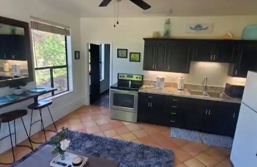Fallbrook House | Detached guest house on private gated Spanish Estate with a pool, Temecula close