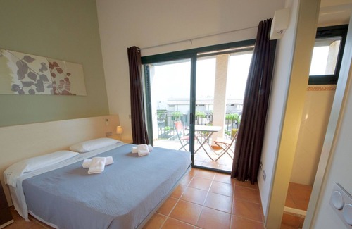 El Perello House | Detached holiday home with air conditioning near the beach