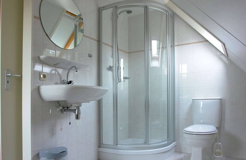 Westerbork House | Detached holiday home with WiFi, 20 km from Assen