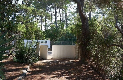 Vendays-Montalivet House | Detached house on 800m2 enclosed plot with 2 east/west terraces.