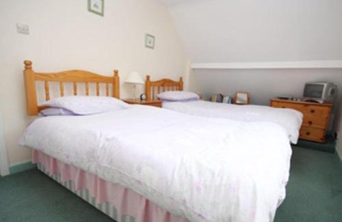 Fowey House | Detached House 2 Bed Sleeps 4 Parking