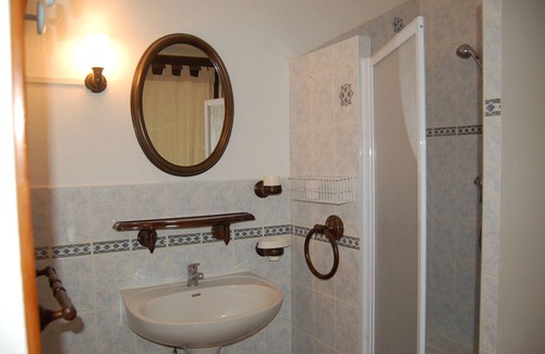 Aubagne House | Detached house at the foot of the hill