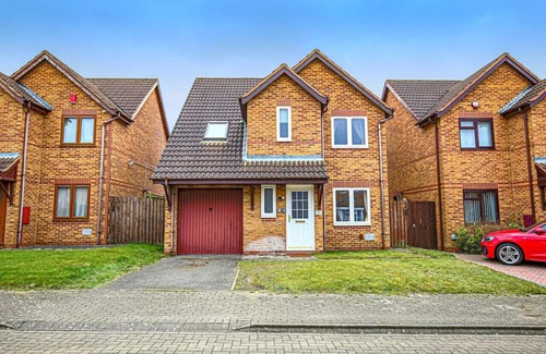 Bletchley House | Detached House - Free Parking, Fast Wifi & SmartTV