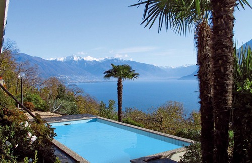 Cardada Apartment | Detached house in a residence with swimming pool on an elevated slope