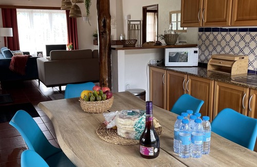 Furnas House | DETACHED HOUSE IN THE CENTER OF VALE DAS FURNAS