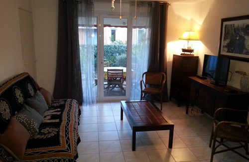 Gruissan Cabin | Detached house with terraces, garden and swimming pool.