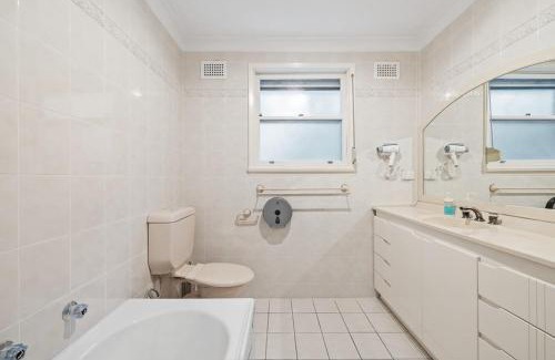 Pymble House | Detached Single Room - Central Spot in Pymble - Shared Bathroom