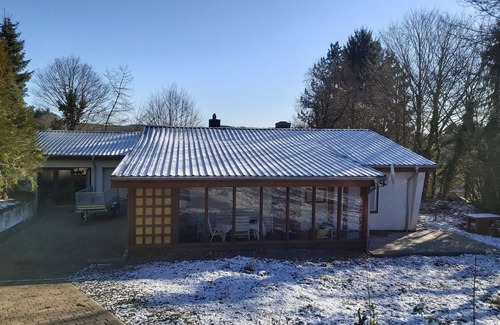 Gonnersdorf House | Detached vacation home with 3 bedrooms in a natural garden.