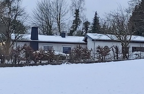 Gonnersdorf House | Detached vacation home with 3 bedrooms in a natural garden.