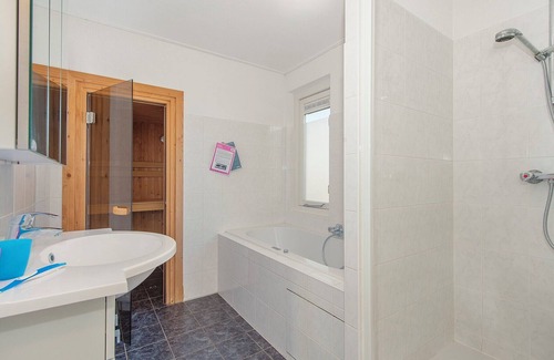 Bruinisse Villa | Detached villa for 6 persons with sauna