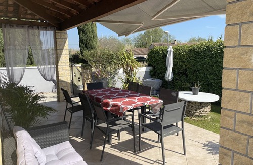 Salon-de-Provence Villa | Detached villa with garden, private swimming pool and pétanque court