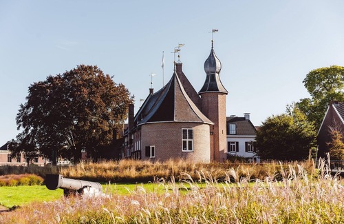 Gasselternijveen Villa | Detached villa with washing machine, around a lake area