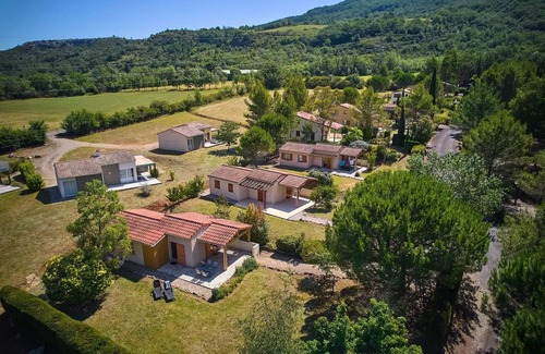 Quillan Villa | Detached villa, 2 bathrooms + air conditioning, sleeps 8