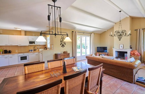 Vasles Villa | Detached villa, 2 bathrooms, sleeps 6