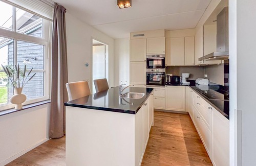 Colijnsplaat House | Detached villa with sauna and garden