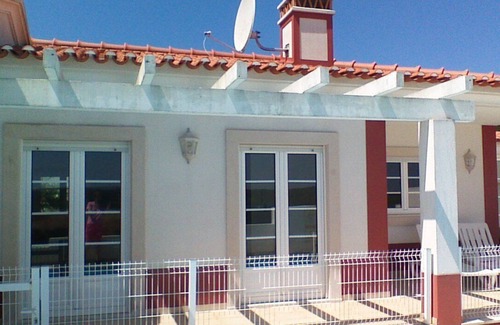 Caldas da Rainha Villa | Detached Villa with Private pool, Enclosed Garden and Sun/Play Room