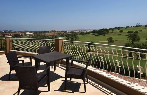 Lagos Villa | Detached villa with pool overlooking golf course, near Lagos centre, wifi.