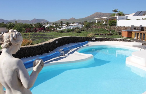 Los Mojones Villa | Detached Villa with Stunning Mountain and Sea Views, 14m Pool & sunken Hot Tub
