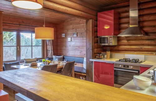 Woergl Ski Chalet | Detached wooden chalet with panoramic views