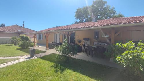 Polliat Bed & Breakfast | Deux Chambres Doubles pour 4 personnes