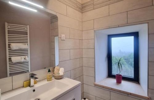 Saint-Julien-Molin-Molette House | Deux gîtes confortables avec terrasse et Wi-Fi en pleine campagne - FR-1-496-334