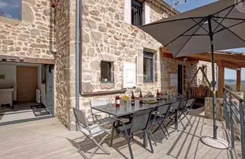 Saint-Julien-Molin-Molette House | Deux gîtes confortables avec terrasse et Wi-Fi en pleine campagne - FR-1-496-334