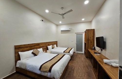 Gwalior Hotel | Devki Grand Hotel